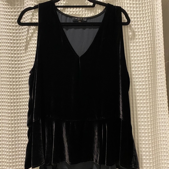 NWOT black silk velvet peplum tank top - Picture 2 of 4